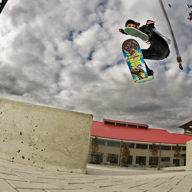 Dan Redmond - Kickflip Tailslide